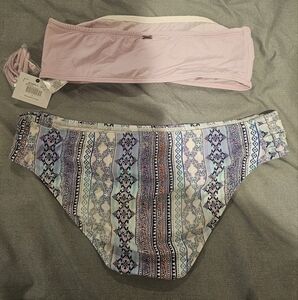 NWT O'Neil Swimsuit Size L. TOP: Color Pink. Bottom: Color: Blue